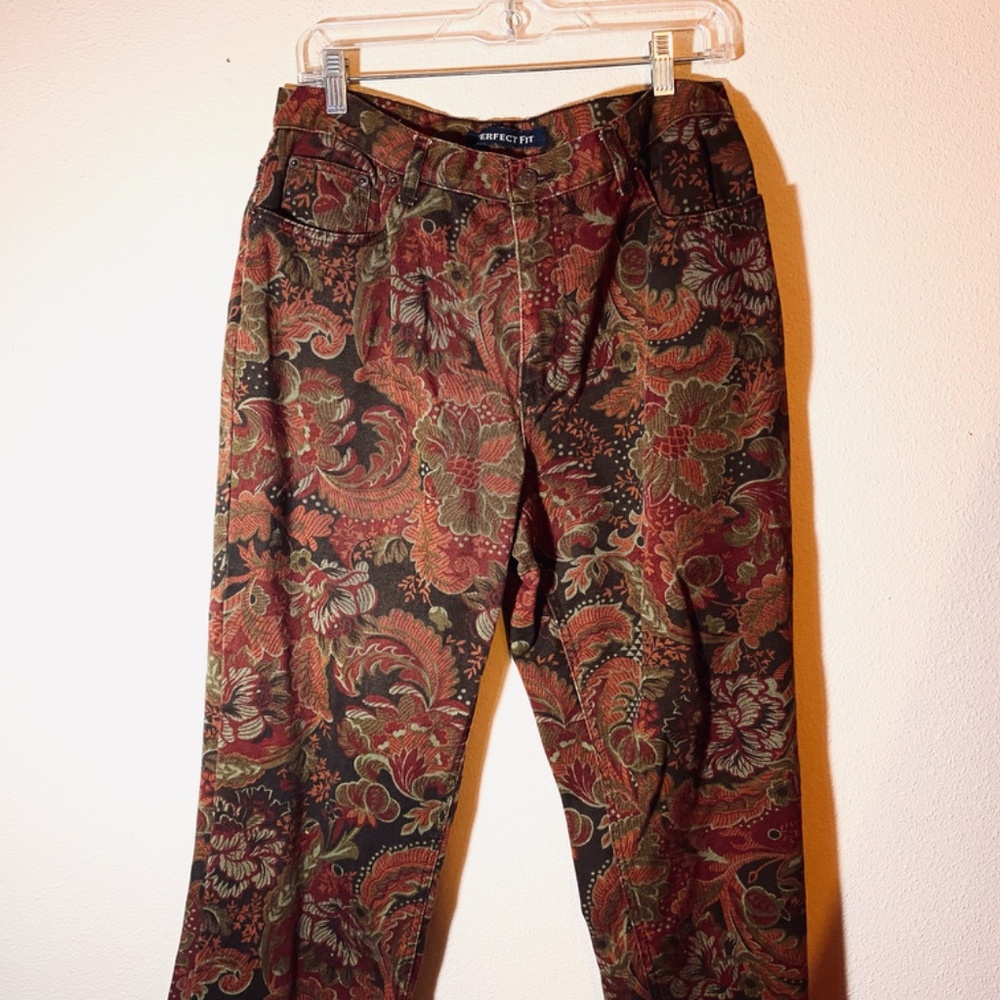 BILL BLASS WOMENS COTTON JEANS  SZ 10 MAROON/GREEN/RUST FLORAL